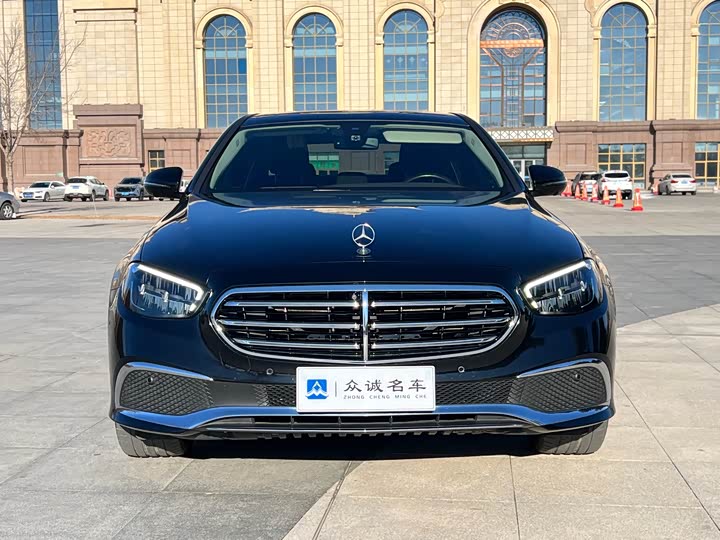 Фото 2 - Mercedes-Benz E-Class