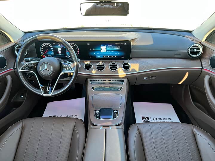 Фото 5 - Mercedes-Benz E-Class