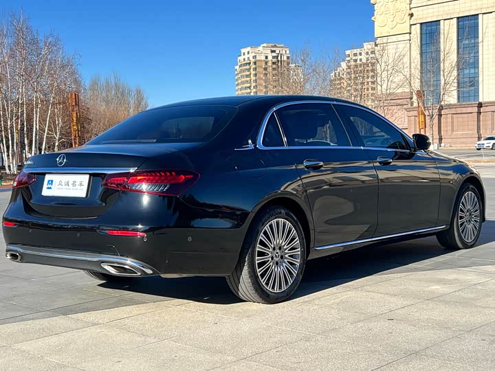 Фото 6 - Mercedes-Benz E-Class