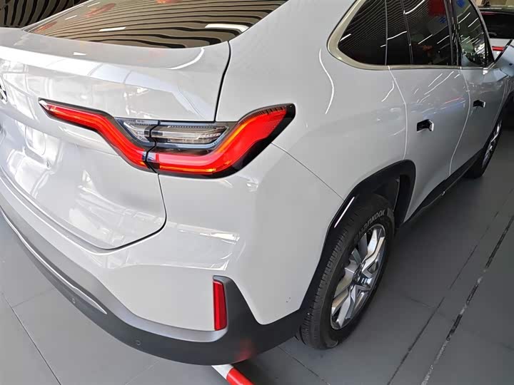 Фото 8 - Nio EC6