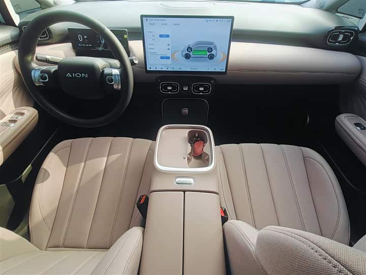 Фото 14 - GAC Aion UT