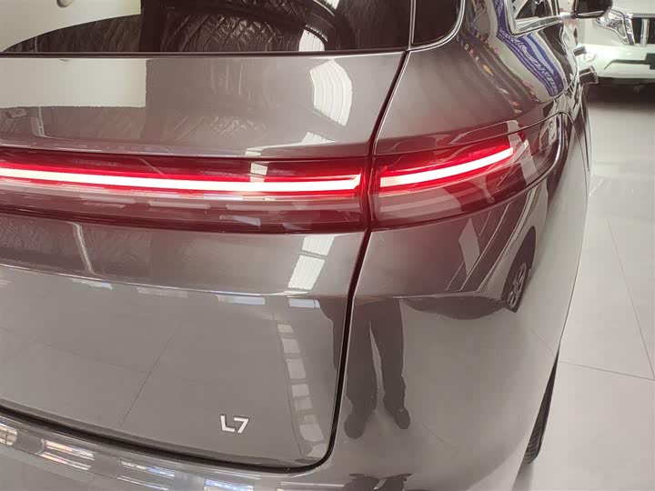 Фото 8 - LiXiang L7