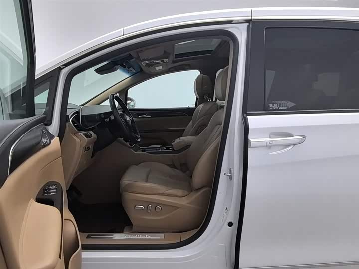 Фото 10 - Buick GL8 ES