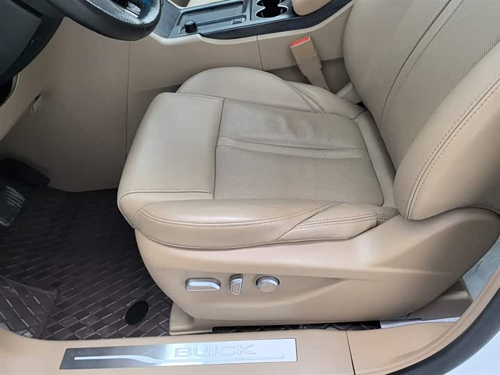 Фото 20 - Buick GL8 ES