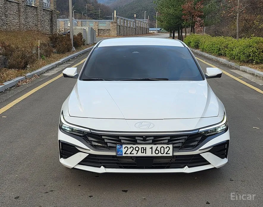 Фото 2 - Hyundai Avante