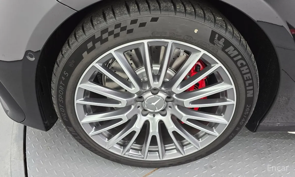 Фото 5 - Mercedes-Benz E-Class