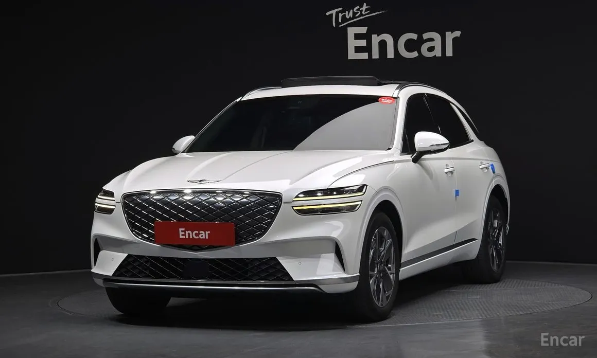 Фото 1 - Genesis GV70