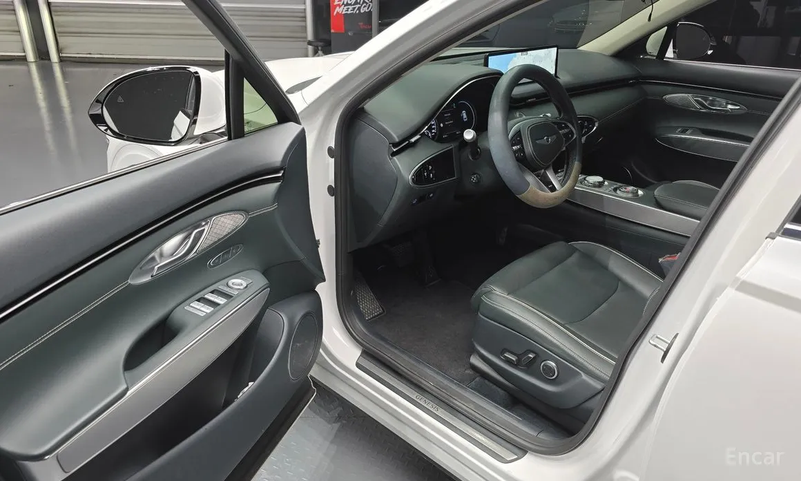 Фото 11 - Genesis GV70