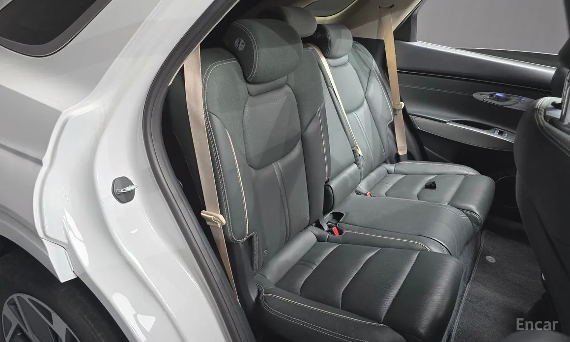 Фото 12 - Genesis GV70