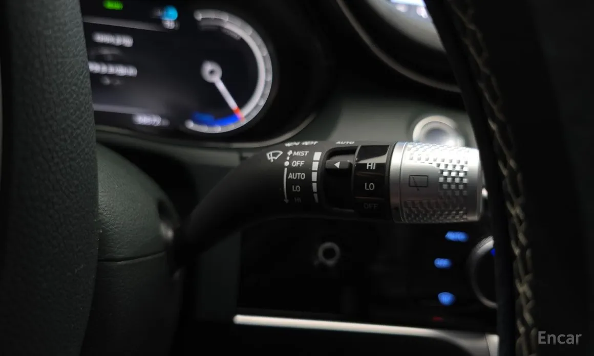 Фото 17 - Genesis GV70