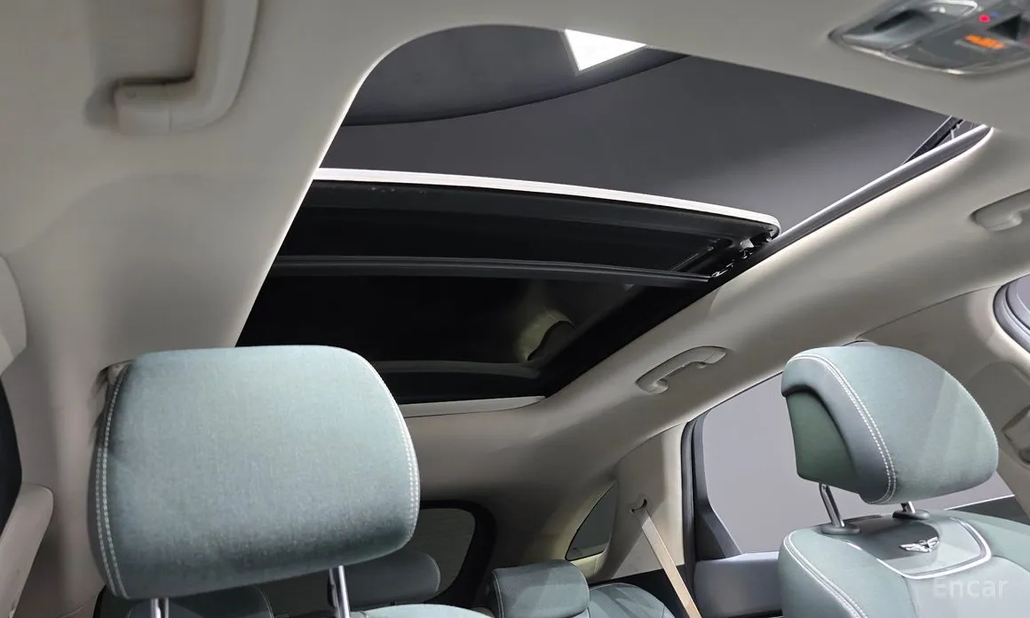 Фото 19 - Genesis GV70