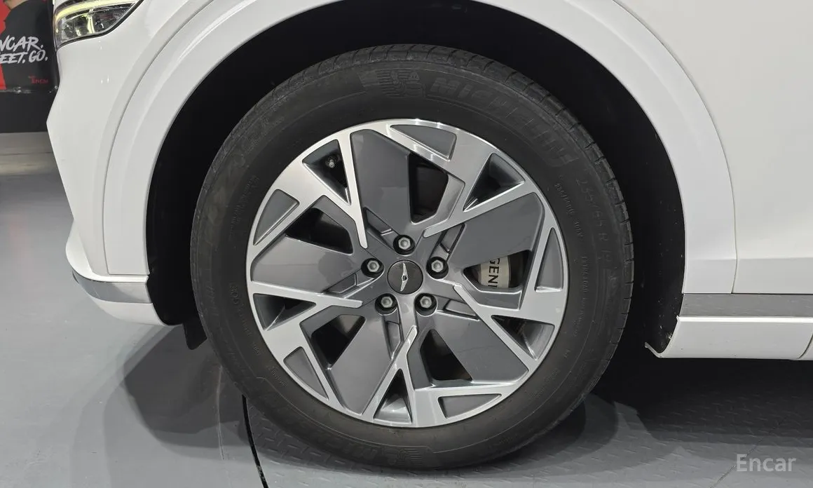 Фото 5 - Genesis GV70