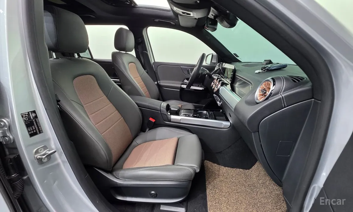 Фото 10 - Mercedes-Benz EQB