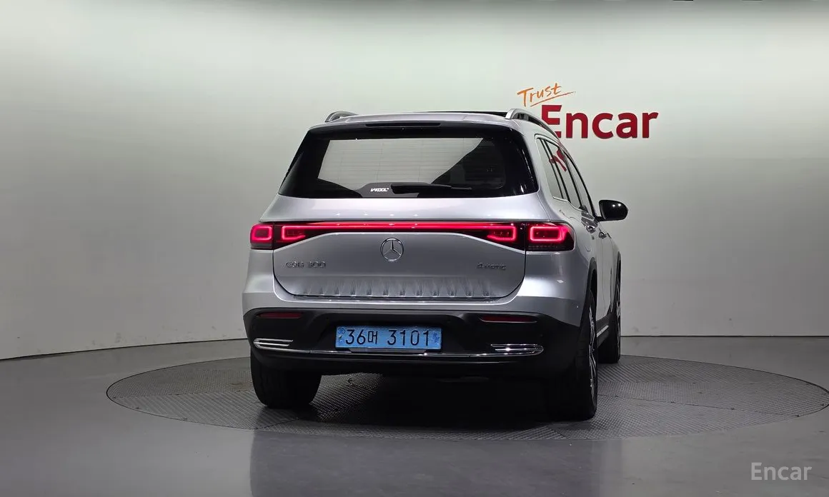 Фото 4 - Mercedes-Benz EQB