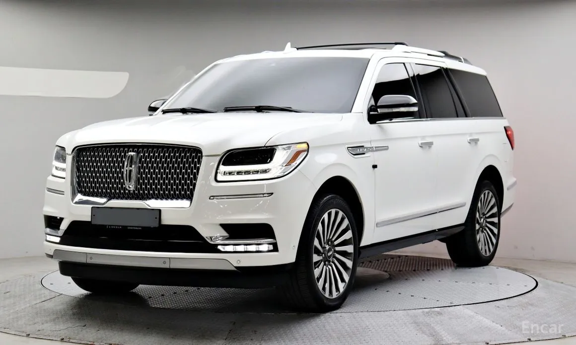 Фото 1 - Lincoln Navigator