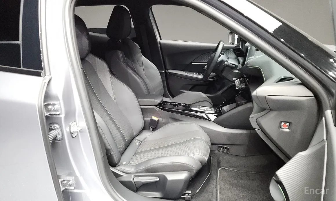 Фото 11 - Peugeot 2008