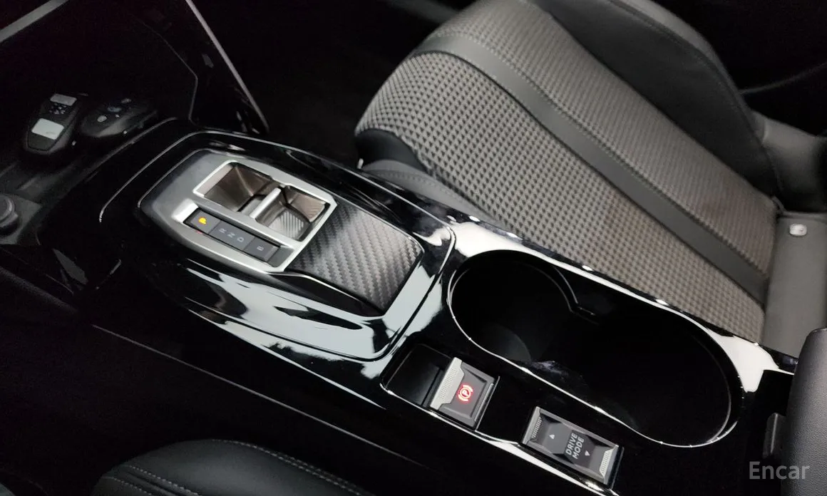 Фото 9 - Peugeot 2008