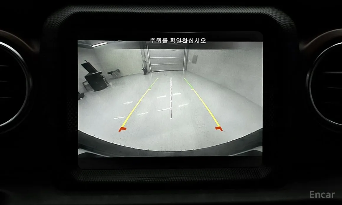 Фото 12 - Jeep Wrangler