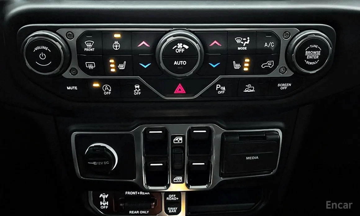 Фото 13 - Jeep Wrangler