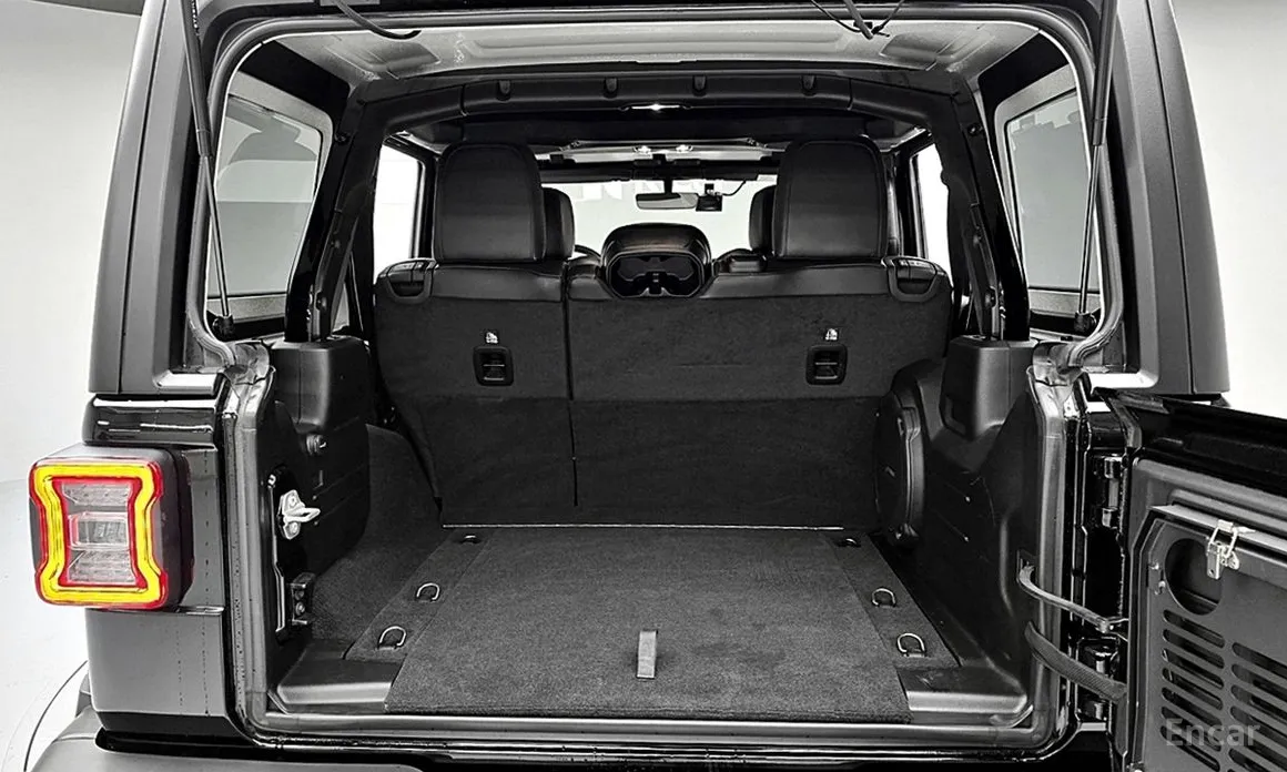 Фото 19 - Jeep Wrangler