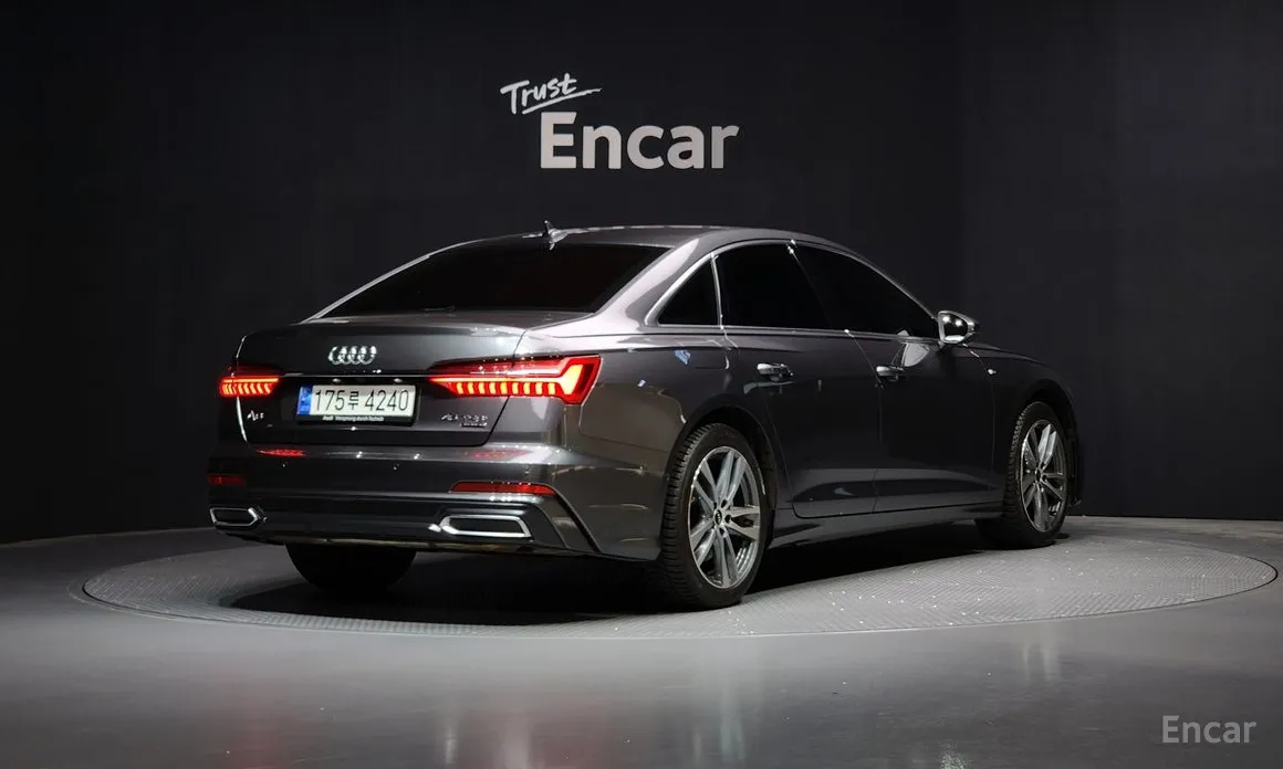 Фото 2 - Audi A6