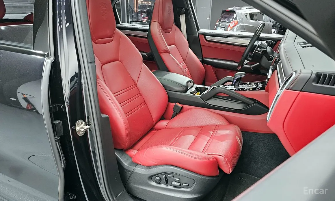 Фото 10 - Porsche Cayenne