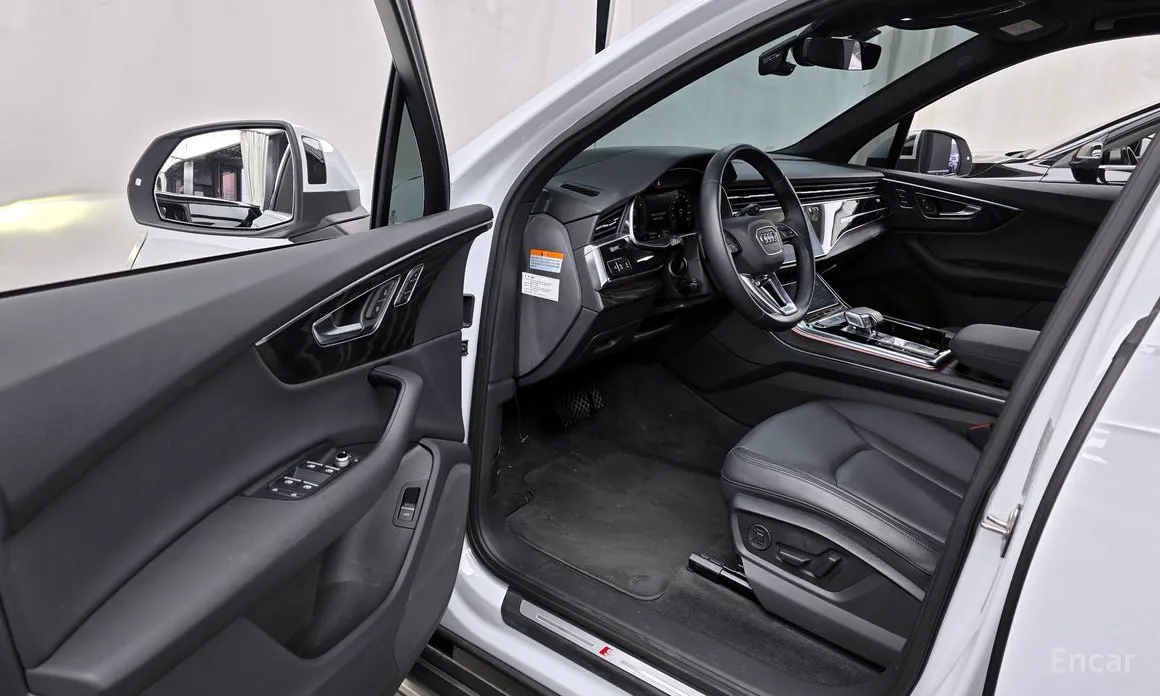 Фото 10 - Audi Q7