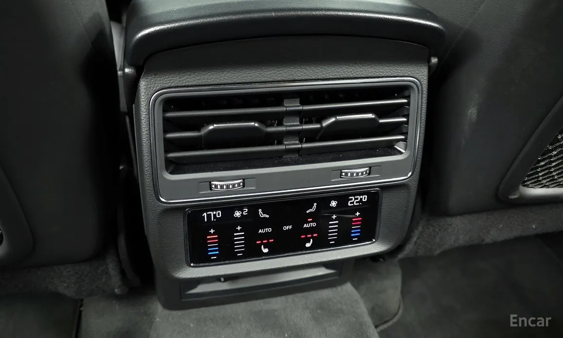 Фото 18 - Audi Q7