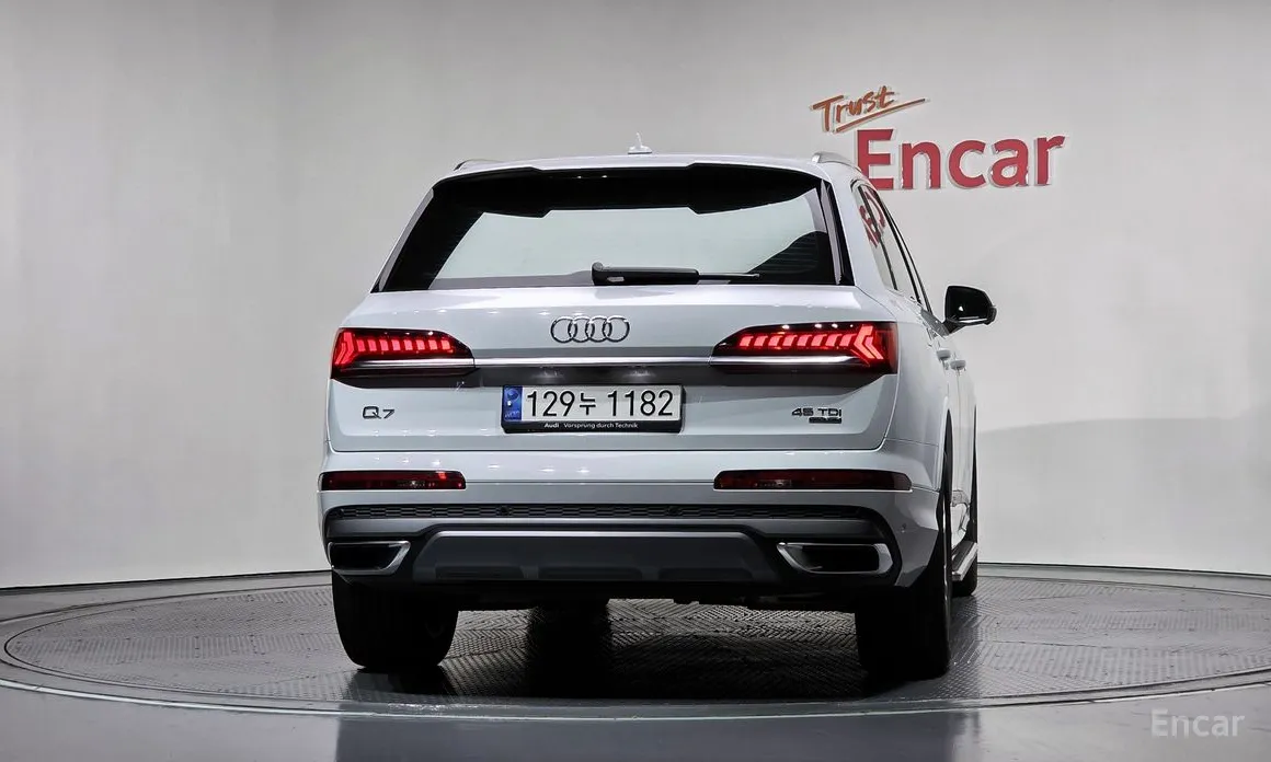 Фото 4 - Audi Q7