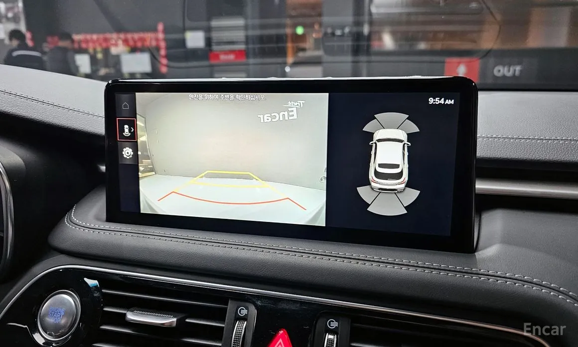 Фото 15 - Genesis G70