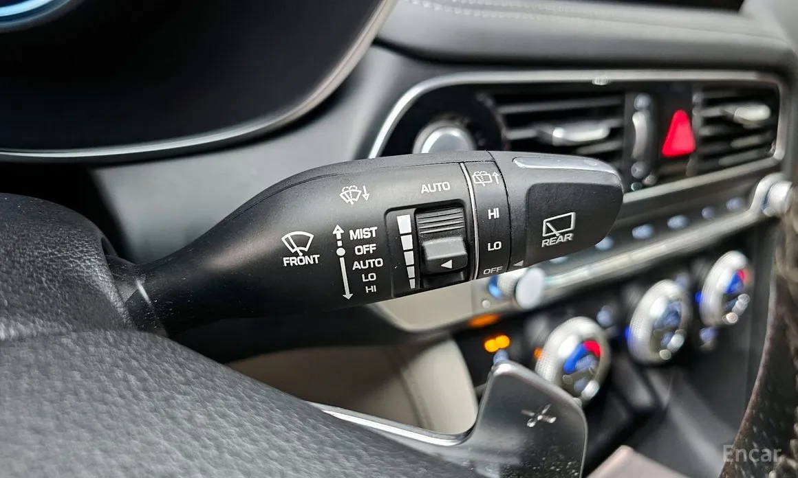 Фото 17 - Genesis G70