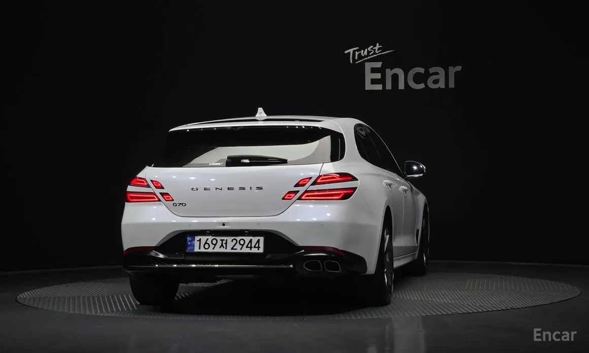 Фото 4 - Genesis G70