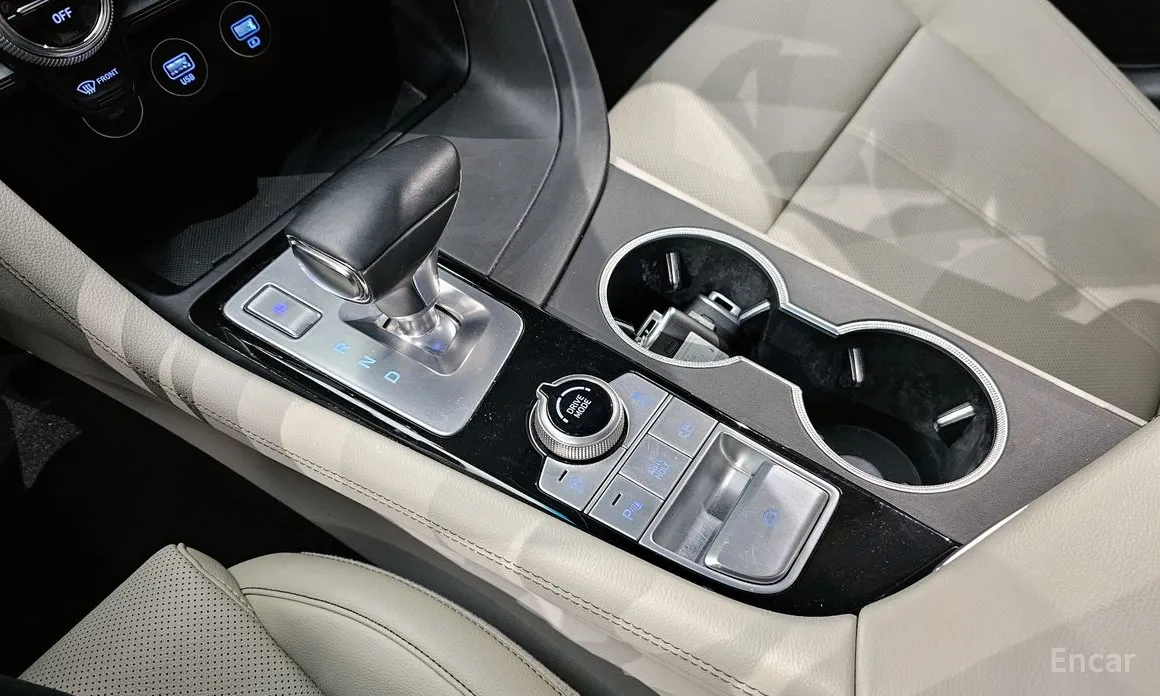 Фото 9 - Genesis G70