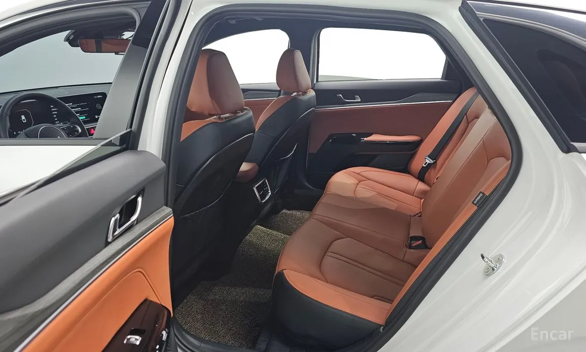 Фото 12 - Kia K5