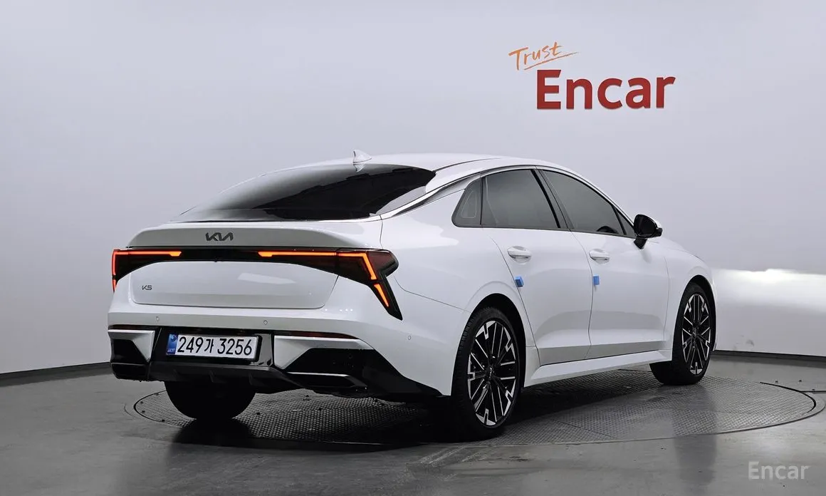 Фото 2 - Kia K5