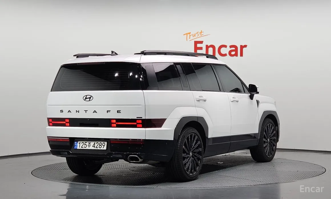 Фото 2 - Hyundai Santa Fe