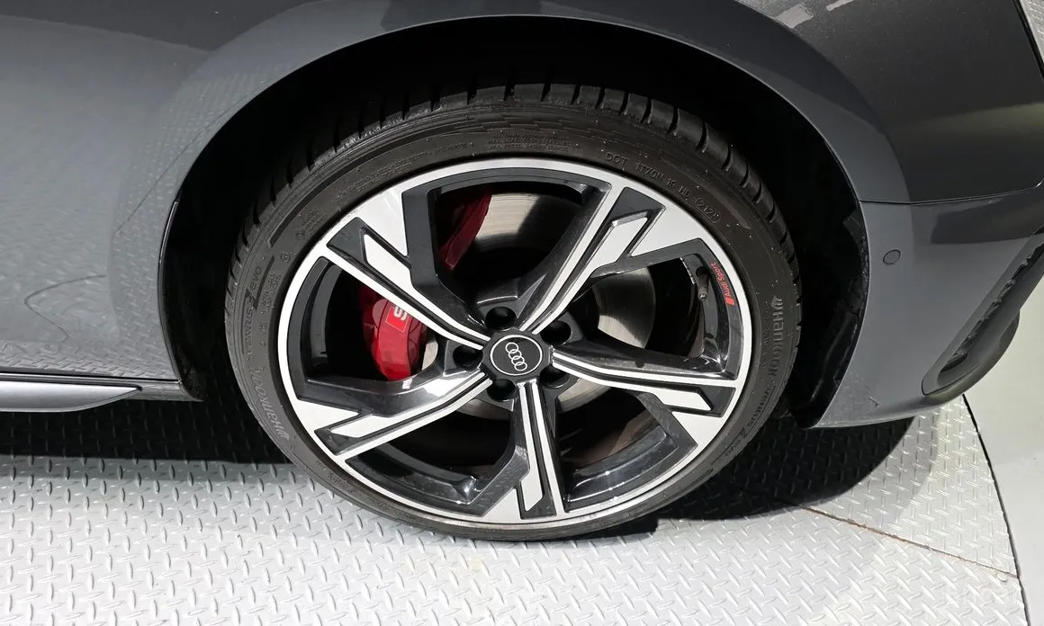 Фото 5 - Audi S4