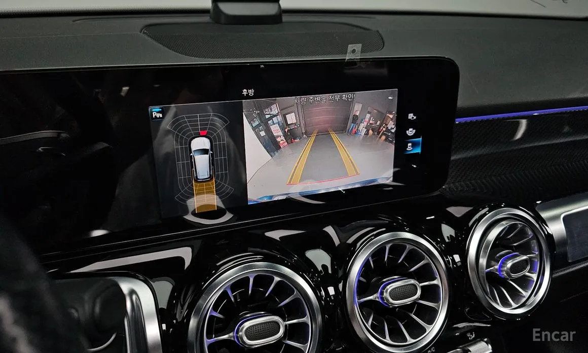 Фото 15 - Mercedes-Benz GLB-Class