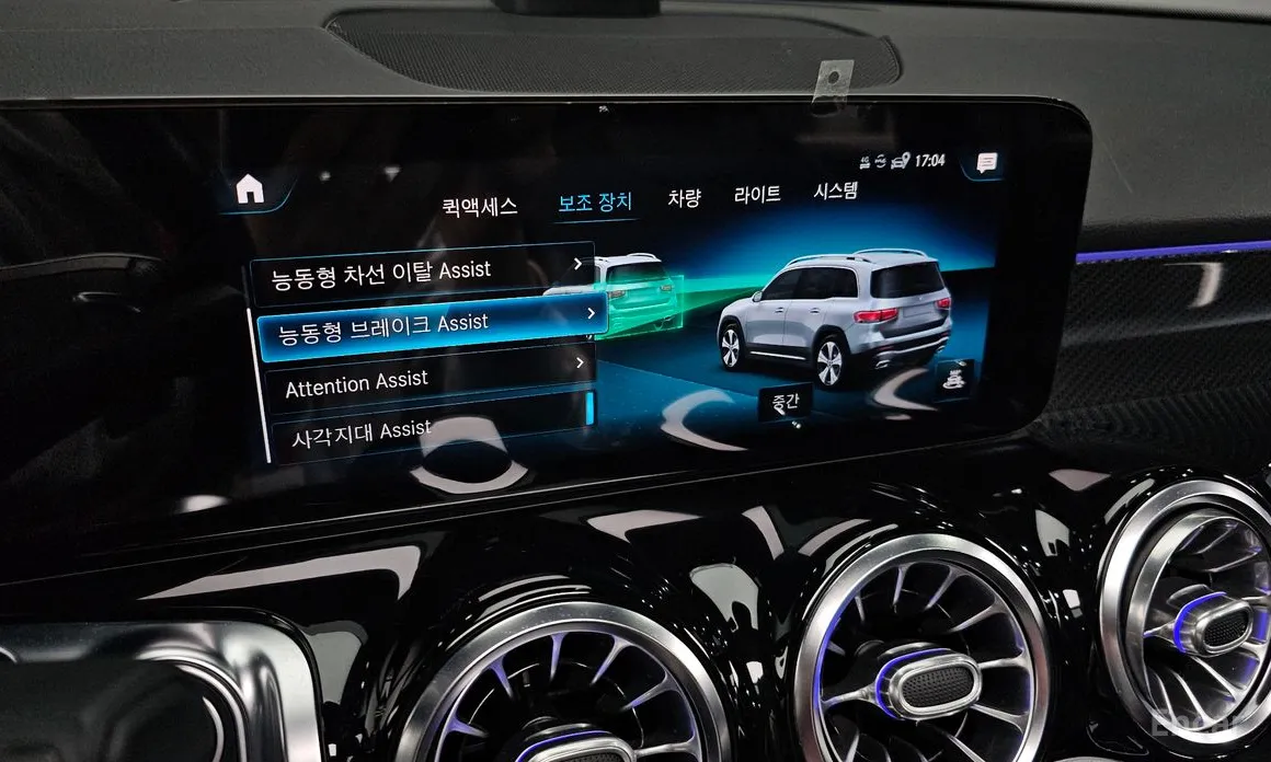 Фото 16 - Mercedes-Benz GLB-Class