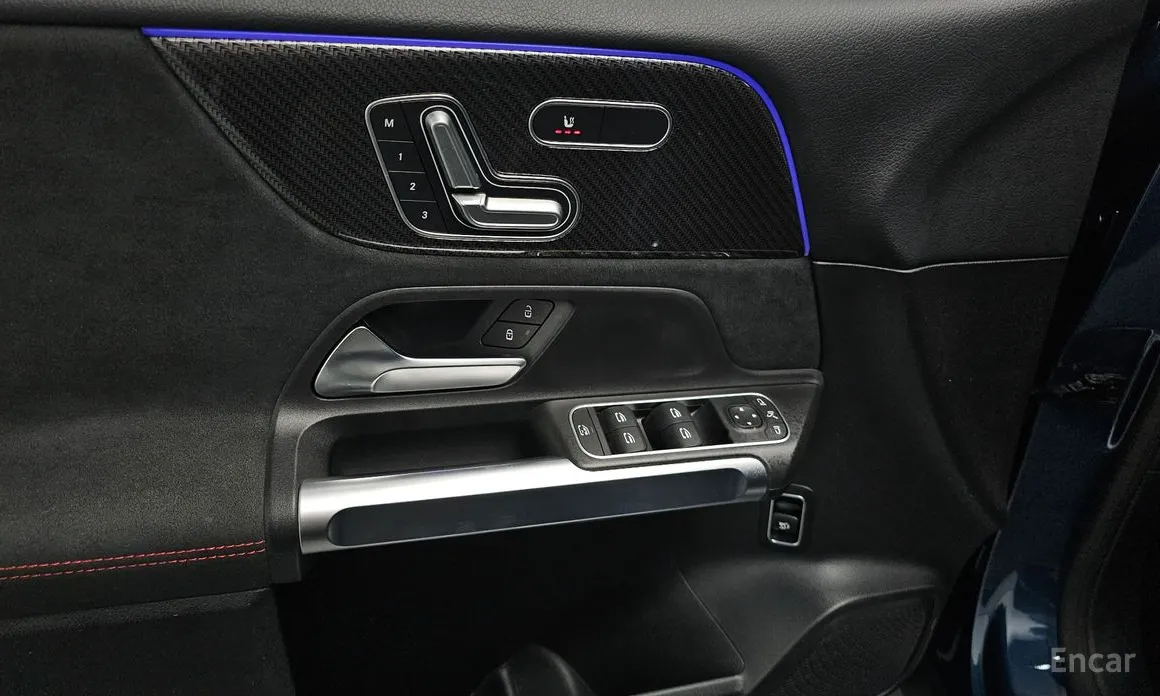 Фото 17 - Mercedes-Benz GLB-Class