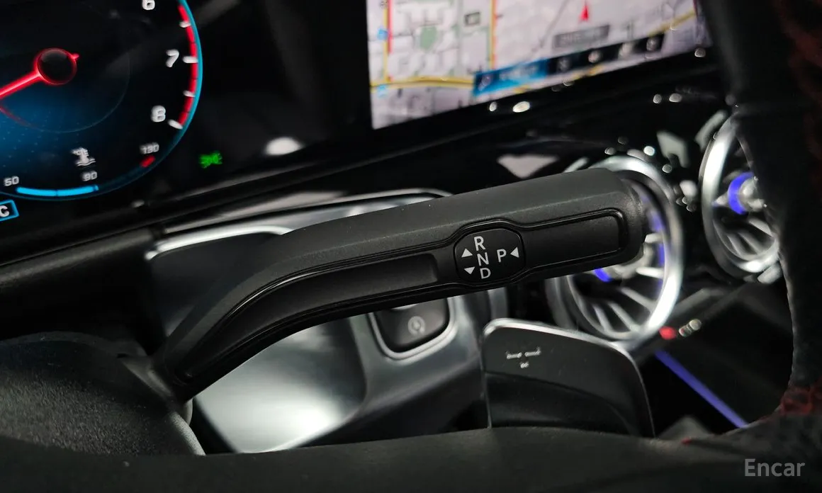 Фото 9 - Mercedes-Benz GLB-Class