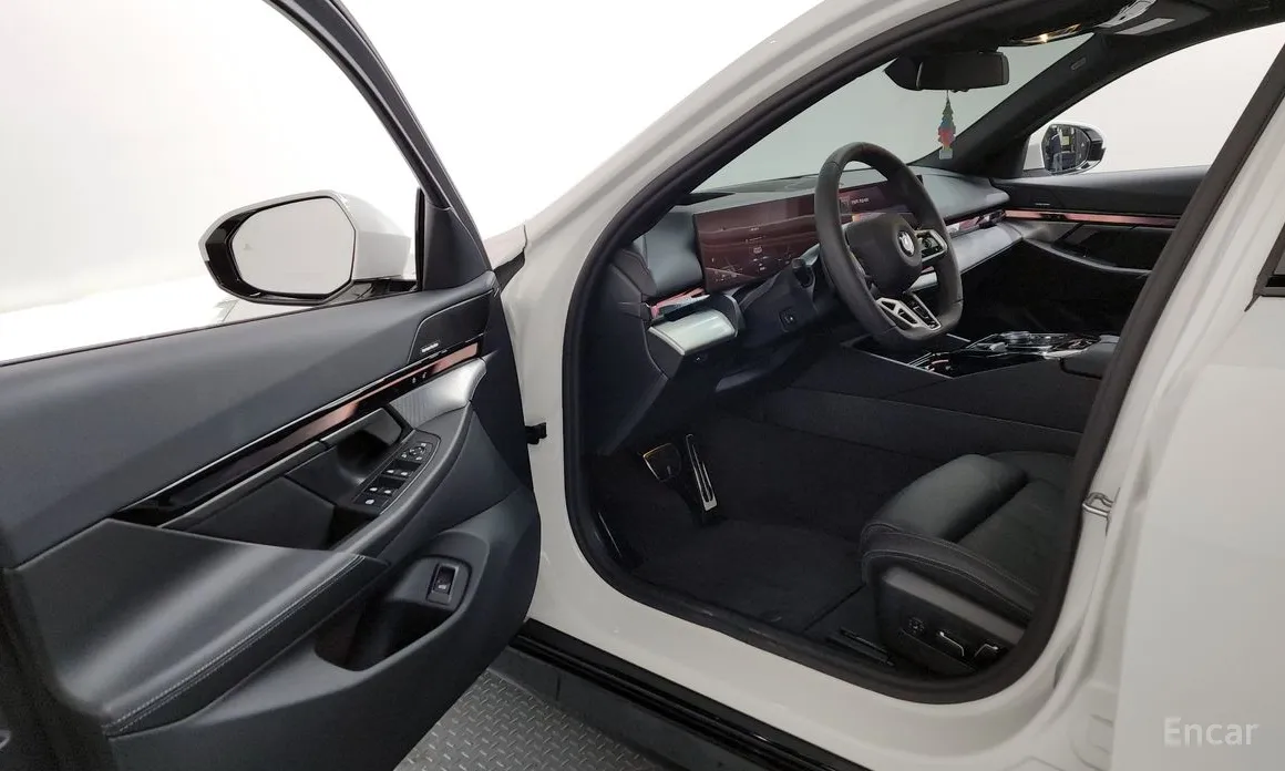 Фото 10 - BMW 5 Series