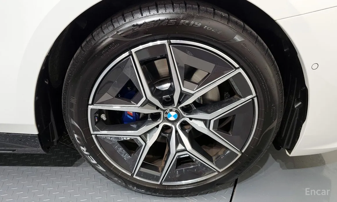 Фото 5 - BMW 5 Series