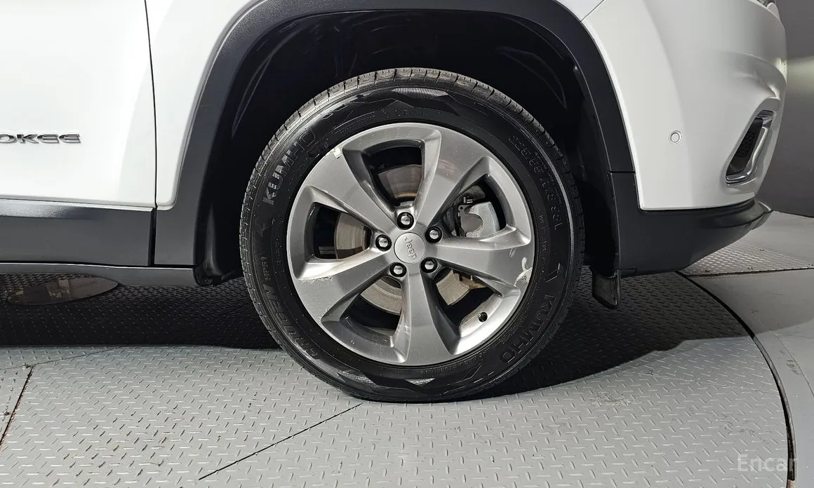 Фото 5 - Jeep Cherokee