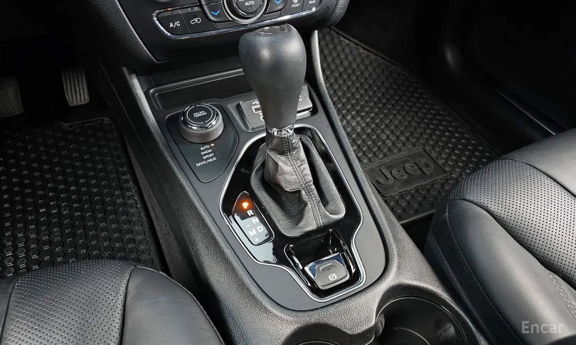 Фото 9 - Jeep Cherokee