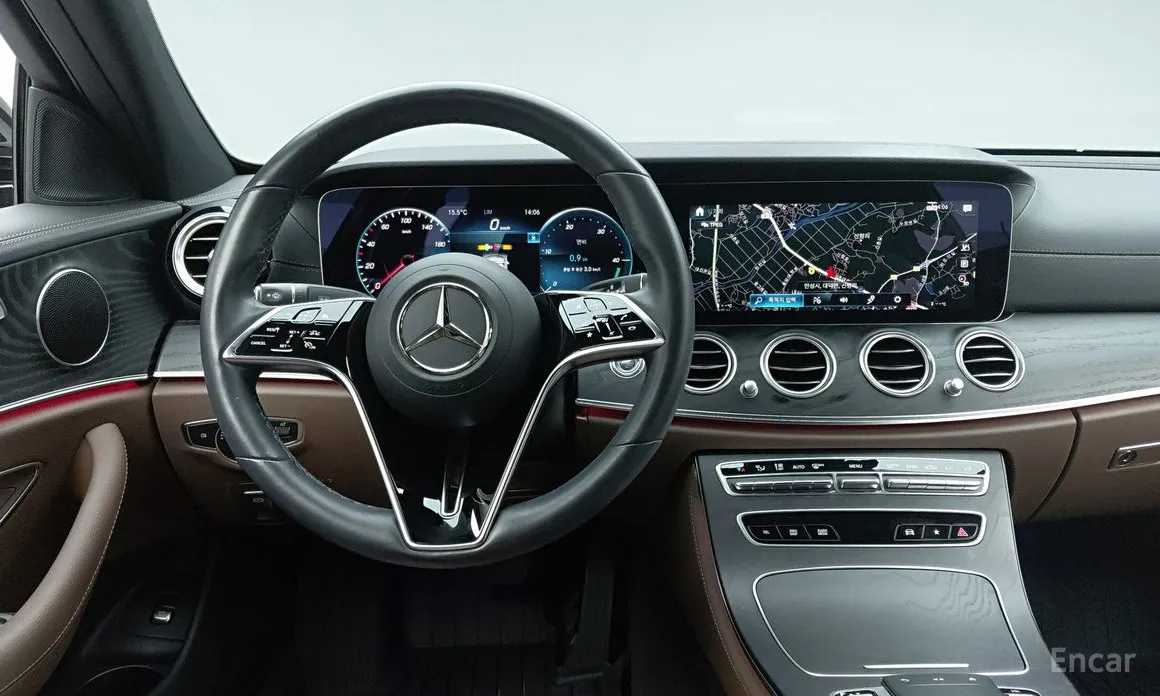 Фото 10 - Mercedes-Benz E-Class