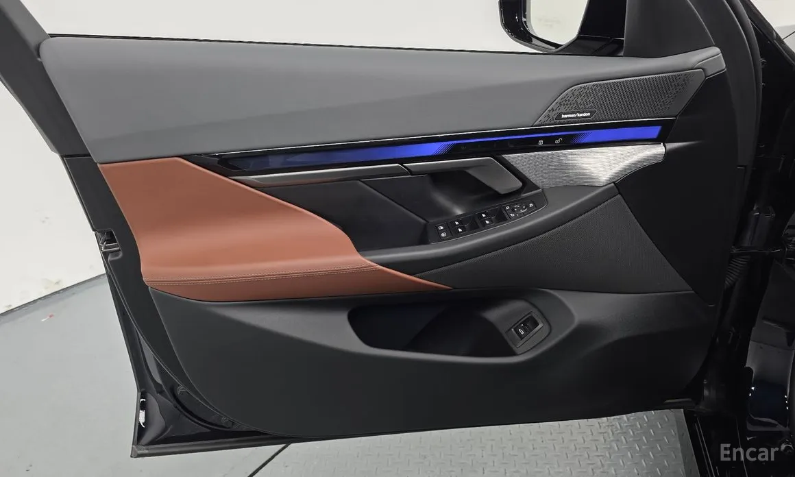 Фото 18 - BMW 5 Series