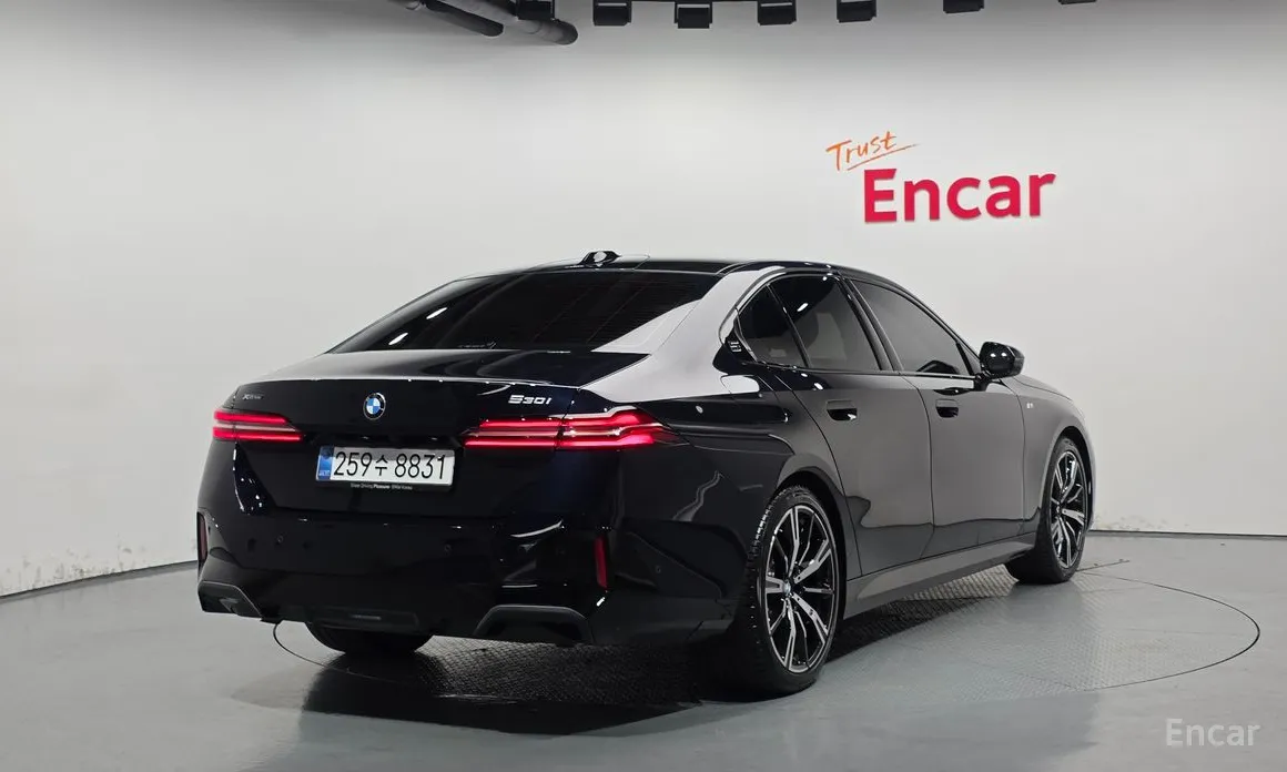 Фото 2 - BMW 5 Series