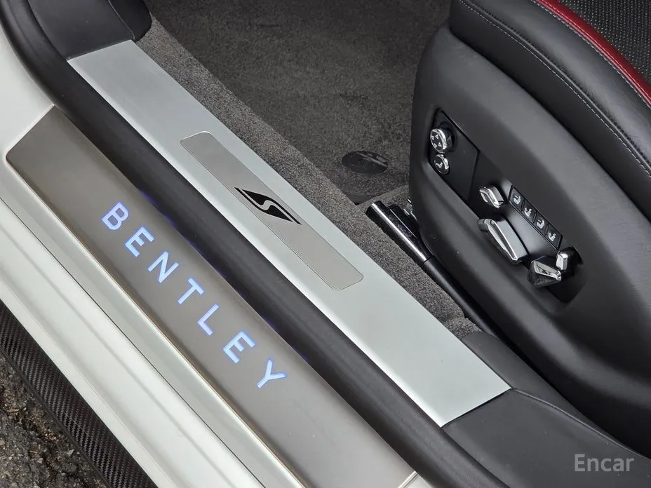 Фото 10 - Bentley Flying Spur