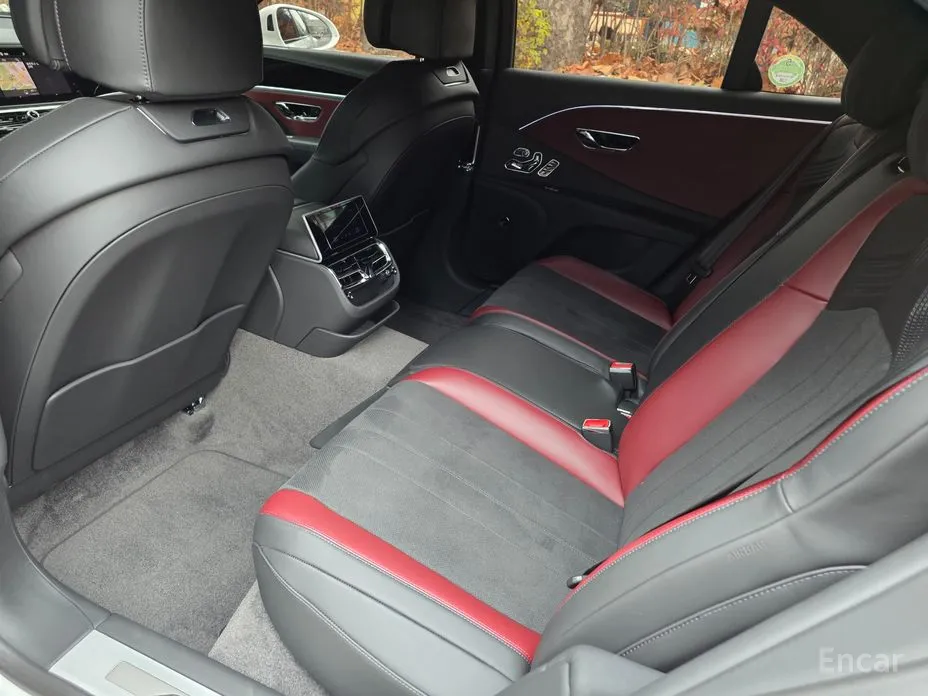 Фото 18 - Bentley Flying Spur